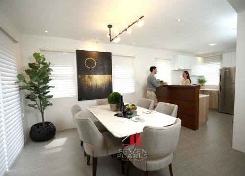 FOR SALE: House Laguna 1