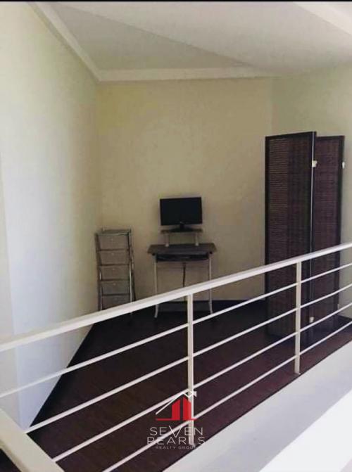 FOR SALE: Apartment / Condo / Townhouse Manila Metropolitan Area > Makati 8