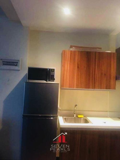 FOR SALE: Apartment / Condo / Townhouse Manila Metropolitan Area > Makati 11