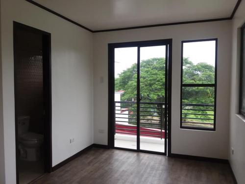 FOR SALE: Apartment / Condo / Townhouse Cavite 2