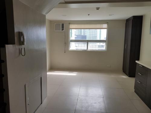 1BR BI LEVEL BARE UNIT 42 SQM