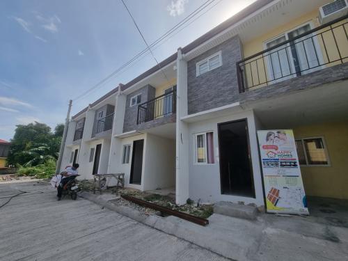 FOR SALE: House Cebu > Other areas 1