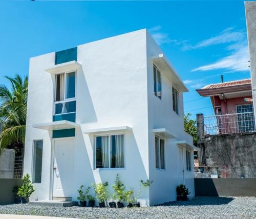 FOR SALE: House Laguna