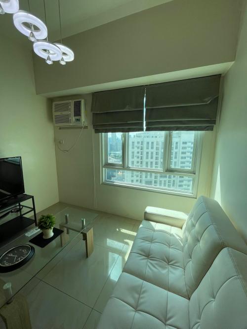 FOR SALE: Apartment / Condo / Townhouse Manila Metropolitan Area > Makati 3