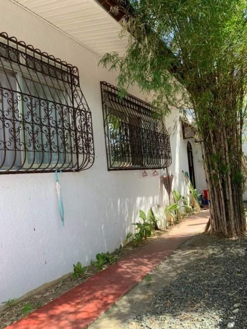 FOR SALE: House Manila Metropolitan Area > Paranaque