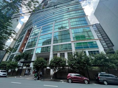 FOR RENT / LEASE: Office / Commercial / Industrial Manila Metropolitan Area > Makati 1