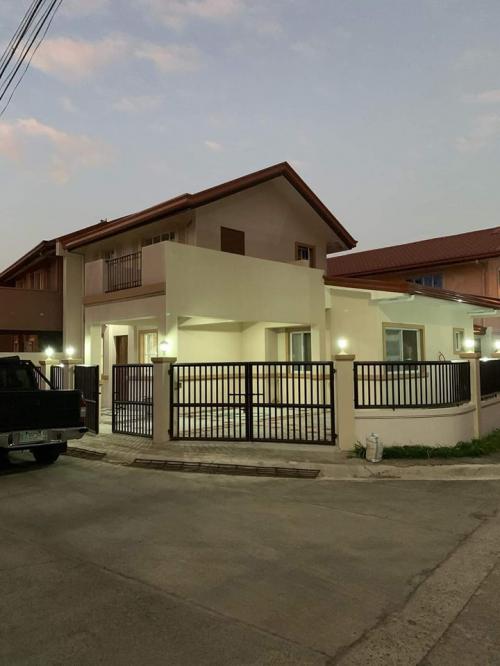 FOR SALE: House Manila Metropolitan Area > Las Pinas