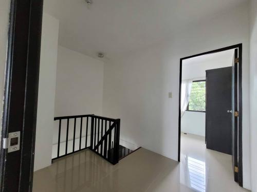 FOR SALE: Apartment / Condo / Townhouse Manila Metropolitan Area > Las Pinas 3