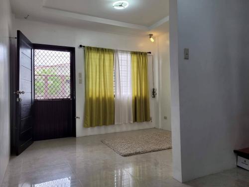 FOR SALE: Apartment / Condo / Townhouse Manila Metropolitan Area > Las Pinas 7