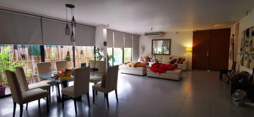 FOR SALE: House Rizal > Taguig 1