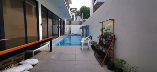 FOR SALE: House Rizal > Taguig 4