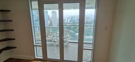 FOR SALE: Apartment / Condo / Townhouse Manila Metropolitan Area > Makati 3