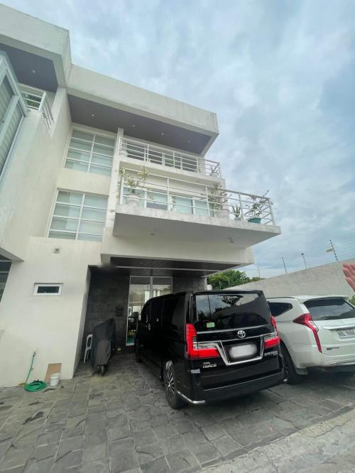 FOR SALE: House Rizal > Taguig 3