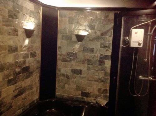 FOR RENT / LEASE: House Manila Metropolitan Area > Makati 2