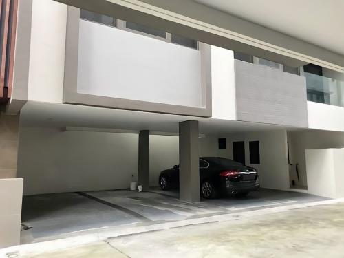 FOR SALE: House Manila Metropolitan Area > Makati