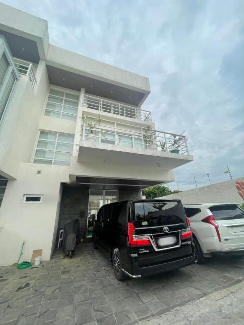 FOR SALE: House Rizal > Taguig