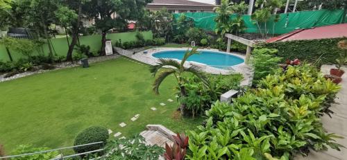 FOR RENT / LEASE: House Manila Metropolitan Area > Makati 1