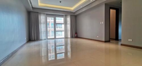 FOR SALE: Apartment / Condo / Townhouse Rizal > Taguig 2