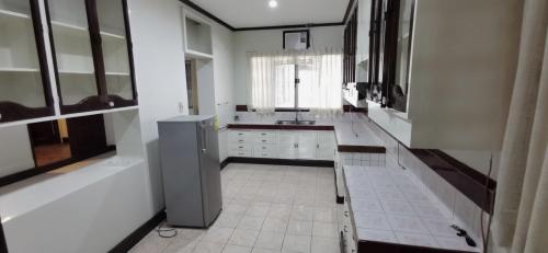 FOR SALE: House Manila Metropolitan Area > Paranaque 3
