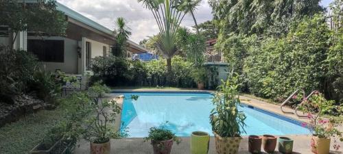 FOR RENT / LEASE: House Manila Metropolitan Area > Makati 3