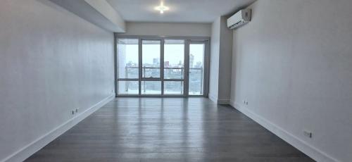 FOR SALE: Apartment / Condo / Townhouse Manila Metropolitan Area > Makati 1