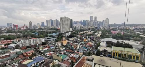 FOR SALE: Apartment / Condo / Townhouse Manila Metropolitan Area > Makati 4