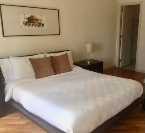 FOR RENT / LEASE: Apartment / Condo / Townhouse Manila Metropolitan Area > Makati