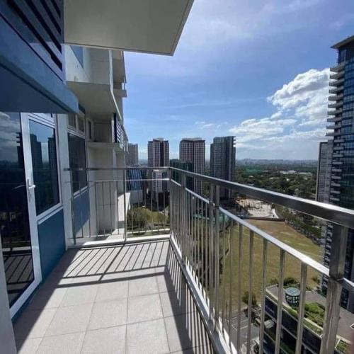 FOR SALE: Apartment / Condo / Townhouse Manila Metropolitan Area > Other areas 5