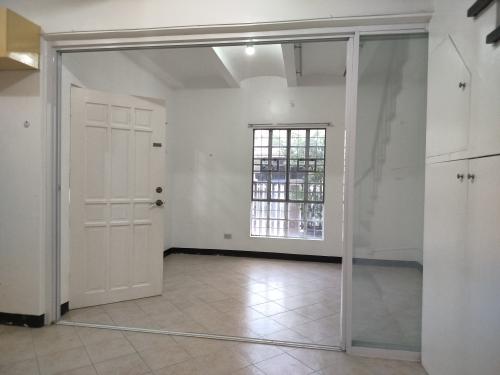 FOR SALE: Apartment / Condo / Townhouse Cavite 6