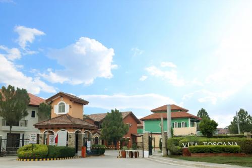 FOR SALE: House Cavite > Bacoor