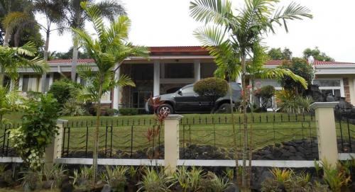 FOR SALE: House Batangas 2