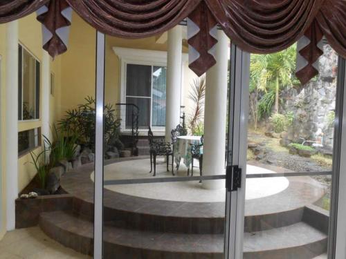 FOR SALE: House Batangas 7