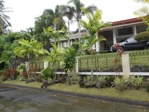 FOR SALE: House Batangas 8