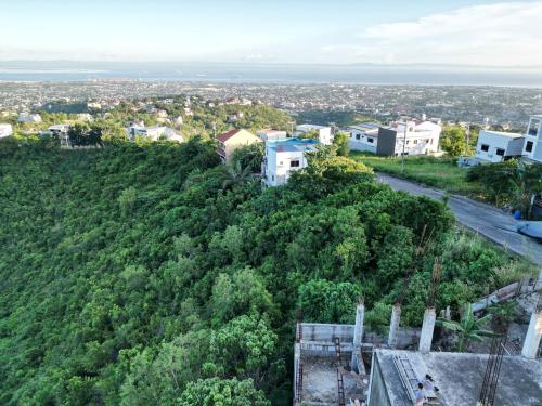  158 sq.m. OVERLOOKING LOT FOR SALE    LOCATION: Vista Grande Subdivision, Talisay City, Cebu.  PROPERTY DETAILS   LOT AREA: 158 sq.m. PRICE: Php 27,000 per sq.m. TOTAL CONTRACT PRICE: Php 4,266,000.00  Clean Title  Price is still open for negotiation  Fu