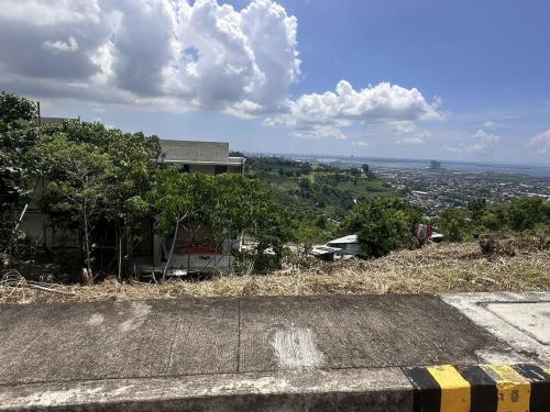 Looking for City View? 165 sq.m. Overlooking lot for sale LOCATION: Vista Grande Subdivision, Talisay City, Cebu Price: From Php 29,000 down to Php 25,000 per sq.m. Total Contract Price: Php 4,125,000.00 only SPOTCASH TERM ONLY NET of all expenses. Buyer 