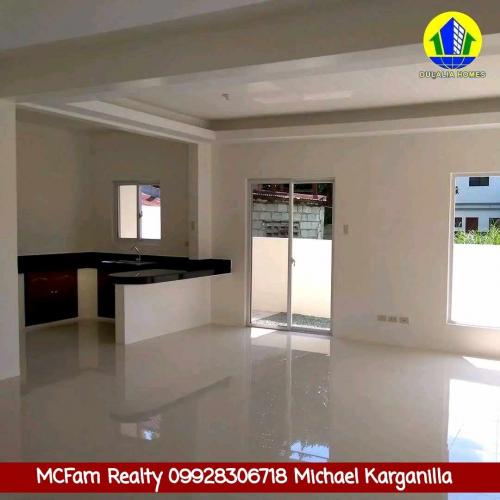 FOR SALE: House Manila Metropolitan Area > Valenzuela 1