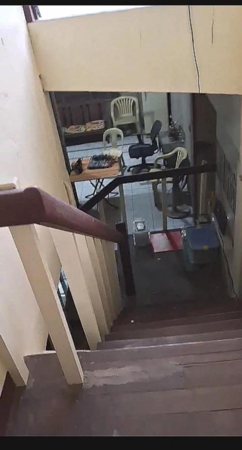 2nd house stairs