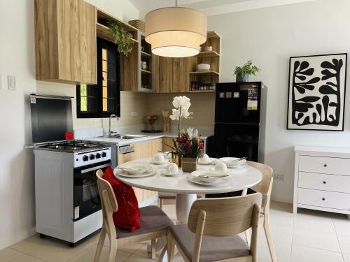 Levana_kitchen