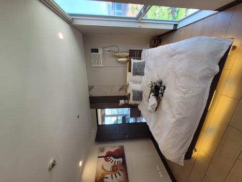 FOR RENT / LEASE: Apartment / Condo / Townhouse Manila Metropolitan Area > Other areas 14