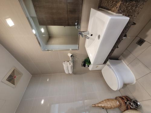 FOR RENT / LEASE: Apartment / Condo / Townhouse Manila Metropolitan Area > Other areas 17