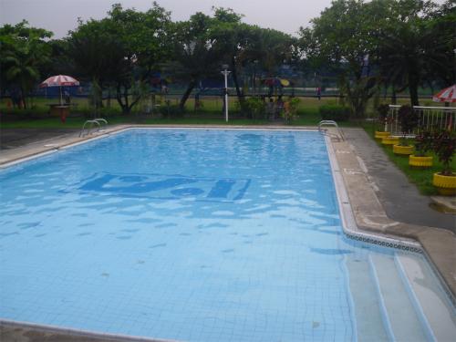 Greenwoods Executive Village - Swimming Pool