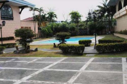 FOR SALE: House Manila Metropolitan Area > Las Pinas 5
