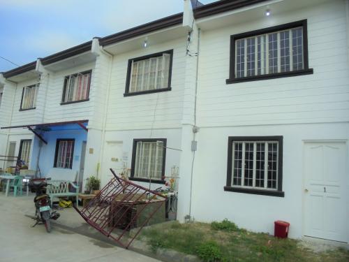 FOR SALE: Apartment / Condo / Townhouse Rizal 6