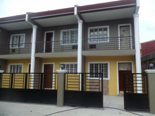 FOR SALE: Apartment / Condo / Townhouse Manila Metropolitan Area > Las Pinas 10