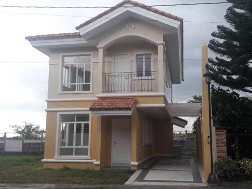 VILLAS HOUSE AND LOT FOR SALE by South Forbes  SOUTH FORBES	 Project	Villas Model 	Castellon Block	 19  Lot	 40  Phase	 1C  Floor Area	 152.76  Lot Area	 153  Lot Price Per Sqm	 26,250.00  Lot Price	 4,016,250.00  House Price	 7,467,838.88  	 Total Contra