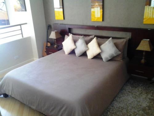 FOR SALE: Apartment / Condo / Townhouse Rizal > Taguig 11