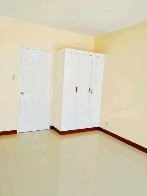 FOR SALE: Apartment / Condo / Townhouse Manila Metropolitan Area > Las Pinas 7