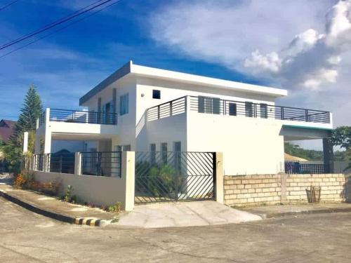 FOR SALE: House Cebu > Other areas 4