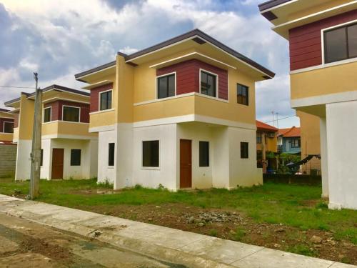 FOR SALE: House Rizal > Other areas 17