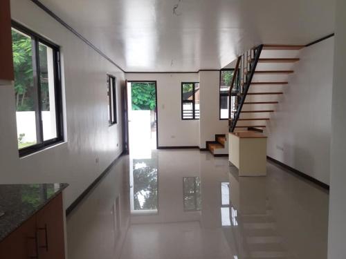 FOR SALE: Apartment / Condo / Townhouse Cavite 5